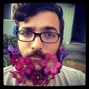 Barbas con flores hipsters
