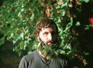Barbas con flores hipsters