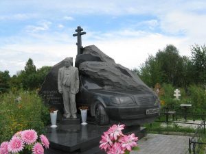 Cementerio-ruso-mercedes-benz