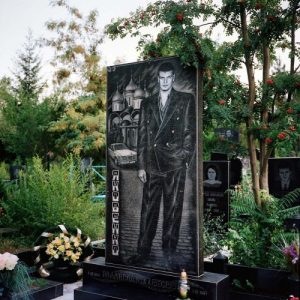 Cementerio-ruso-mercedes-benz