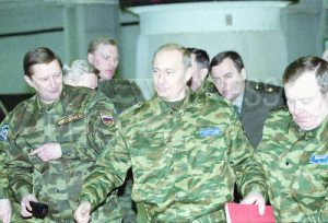 Putin dirigiendo operaciones militares
