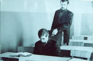 Putin estudiando